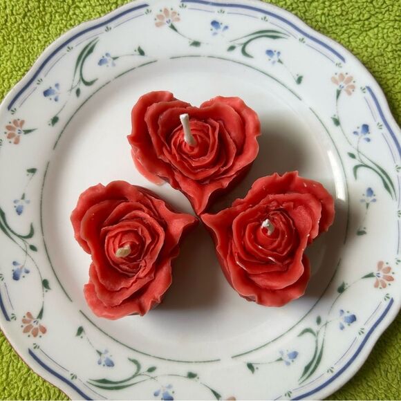 Set of 3 Heart-Shaped Rose Candles - Watermelon Scented - Picture 7 of 10